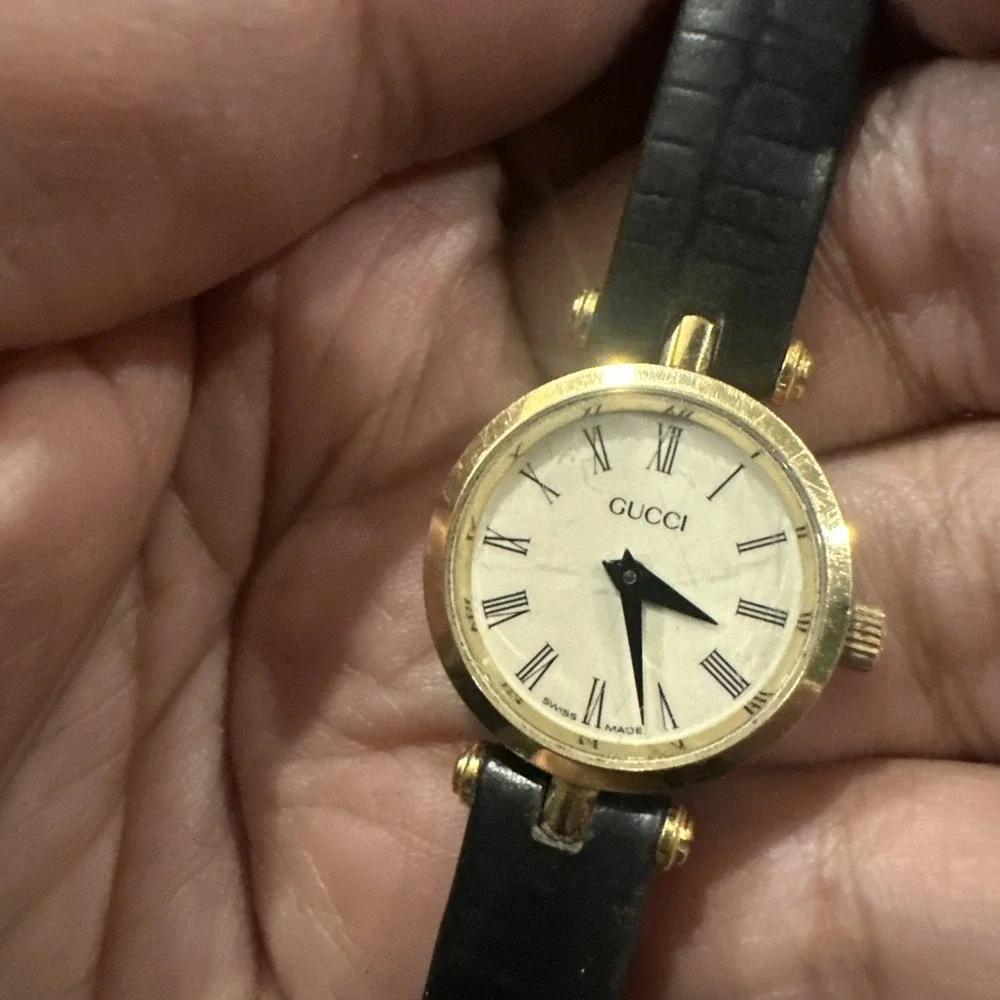 Vintage Authentic Gucci Swiss Made Ladies Watch Burgandi Sherry Line 22mm Repair